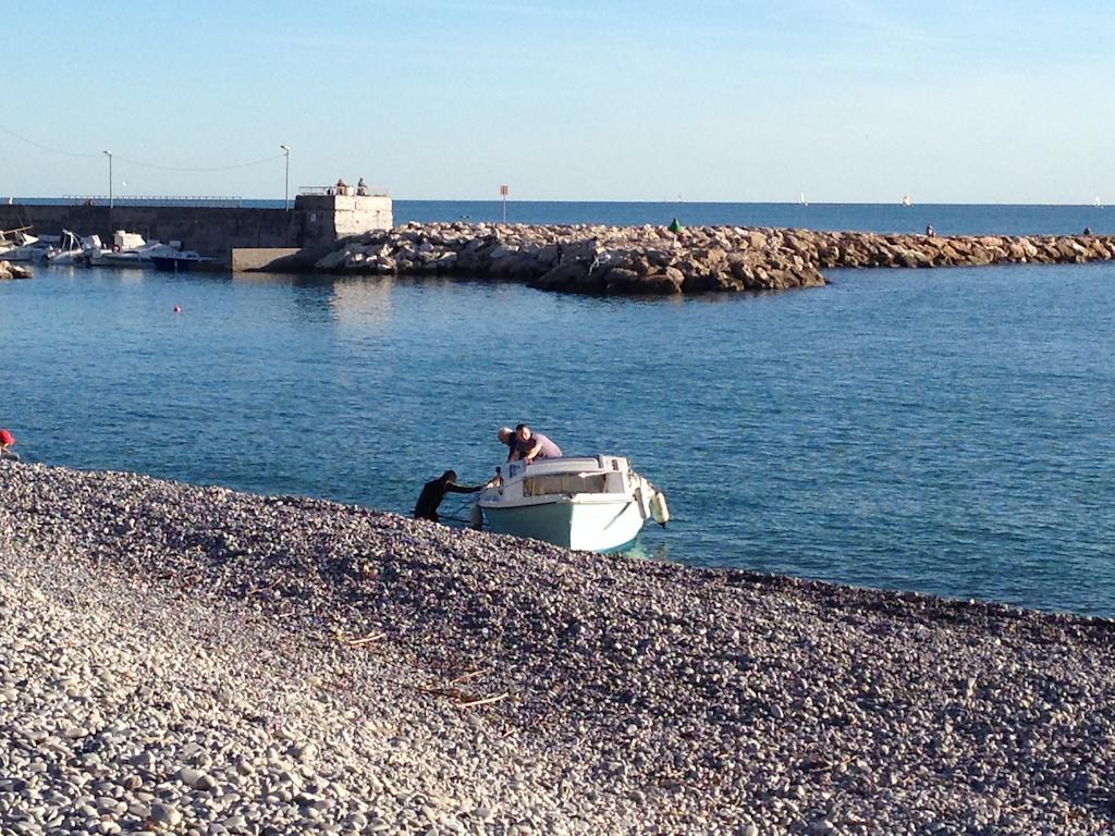 Petite Fleur D'Azur Bed & Breakfast Cagnes-sur-Mer Ngoại thất bức ảnh